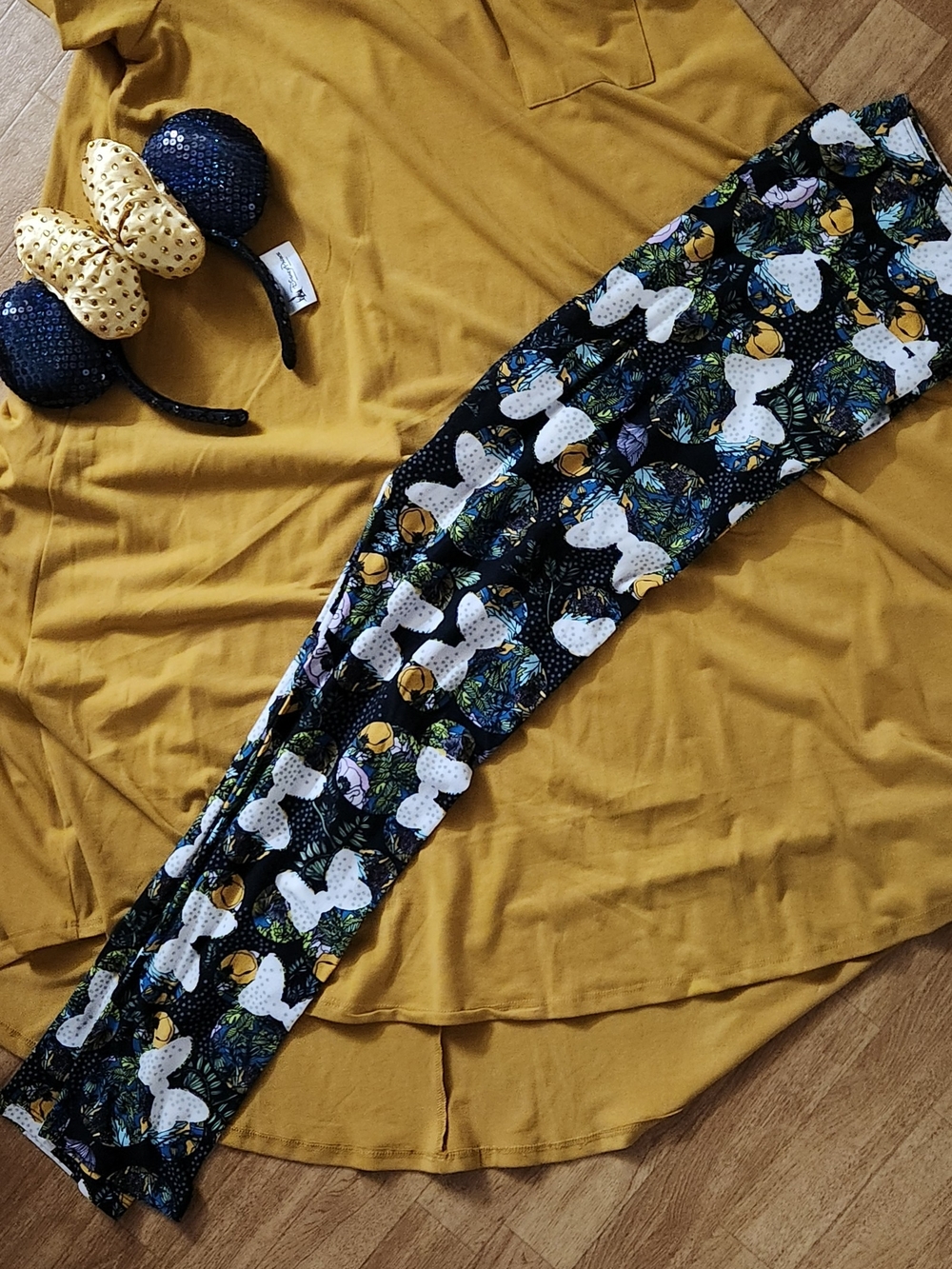 8LuLaRoe Mustard Yellow Top With Minnie Leggings And Ears!
